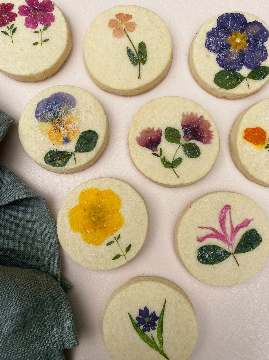 ORGANIC FLOWER PRESSED COOKIES (12)